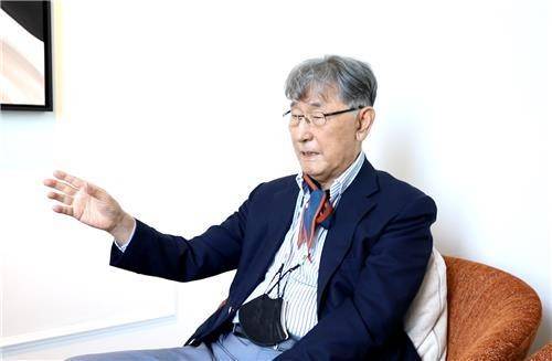 연합뉴스와 인터뷰 중인 이시형 박사 [연합뉴스 사진]