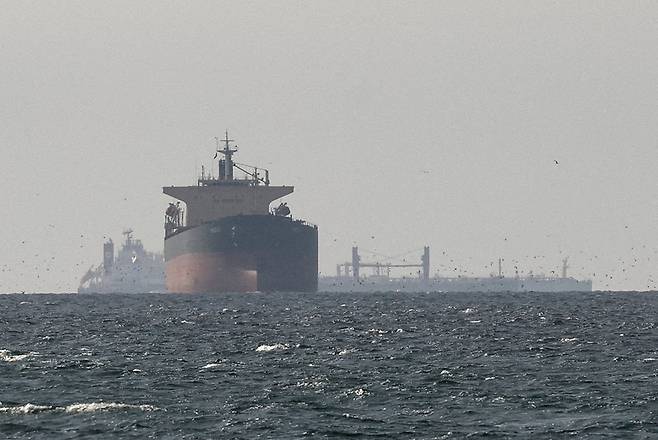 ▲ 호르무즈 해협 인근 걸프 해역을 유조선들이 항해하고 있다. [REUTERS=연합뉴스 자료사진] 기사 내용과 직접 관련 없음.