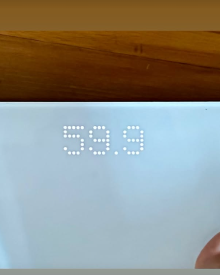 Broadcaster Yoo Byung-jae has been raising public concern after revealing that he has become unusually thin since his gallbladder removal.On January 1, Yoo Byung-jae posted a picture of a scale on his personal social media account. In the photo, the scale reads 59.9 kilograms.Many people were surprised by the sudden weight loss of Yoo Byung-jae, who has always been active.Fans sent warm messages of support, including Get well soon, Im sorry youre so thin, I wont tease you today, so focus on your recovery, and Health is the most important thing, I hope you get better soon.Cholecystectomy is a surgical procedure to remove the gallbladder, which can result in a temporary decrease in digestive function and dietary restrictions in the immediate postoperative period.This can lead to temporary weight loss, which is why its so important to get the right nutrition and recovery period after surgery. Yoo Byung-jaes weight change is likely part of the natural recovery process after undergoing major surgery, but fans are wishing him a speedy return to his normal routine and a healthy appearance.