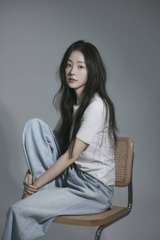 채원빈 / 아우터유니버스