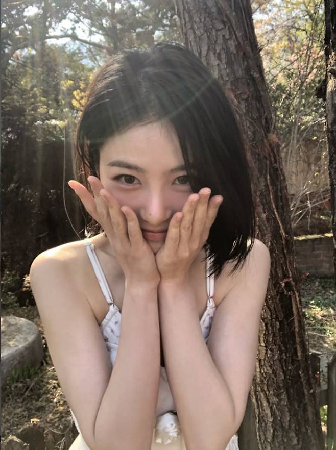 Actress Shin Ye-eun showed off her beautiful visuals as she promoted Dr. Island Boy ahead of its premiere.On January 1, Shin Ye-eun posted several photos on her personal account with the caption, Tonight at 10 p.m. is the premiere of Dr. Island Boy!!! Please give me a lot of attention and love.In the photos, Shin Ye Eun showed off her innocent visuals as she wore various outfits perfectly. She wore a pink ruffled outfit and posed for a V pose behind a mirror, while she looked elegant in the sunshine in a flower-patterned dress.In another photo, she wore her hair in a short bob and wrapped her hands around her face as she made an adorable expression. Her clear skin and sharp features made her look like a fairy-tale Snow White, and she drew admirers attention.Fans who saw this commented, Im watching today, Shes so pretty, She looks like the real-life version of Snow White, and Im looking forward to the drama.Meanwhile, ENAs new Monday-Tuesday drama Dr. Island Boy, which premiered on the same day, is a medical human romance between Do Ji Ji, a public health doctor who joins the notoriously shunned island community of Gyeondongdo, and Yuk Ha Ri, a nurse with many secrets. Shin Ye Eun plays the role of Yuk Hari in the drama and will be paired with Lee Jae Wook.Photo via Shin Ye-euns account
