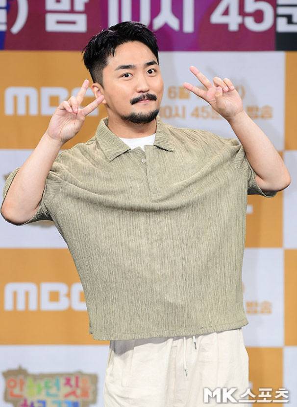 최근 온라인 커뮤니티와 SNS에는 유병재가 설립한 블랙페이퍼의 채용 공고가 공유되며 화제를 모았다.  / 사진 = MK스포츠 DB
