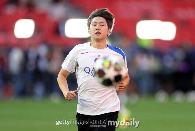 2일 파브리지오 로마노에 따르면 이강인이 파리 셍제르망(PSG)을 떠나 이적을 모색할 가능성이 제기됐다./게티이미지코리아