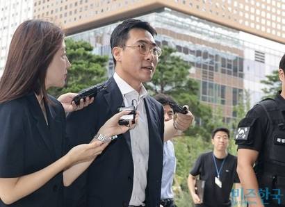 조영탁 A1모빌소프트 대표가 2025년 8월 조사를 받기 위해 김건희 특검팀 사무실로 출석하는 모습. 사진=박정훈 기자