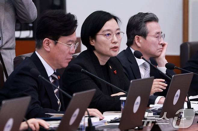 한성숙 중소벤처기업부 장관이 20일 청와대에서 열린 국무회의에서 발언하고 있다. 2026.1.20 ⓒ 뉴스1 허경 기자