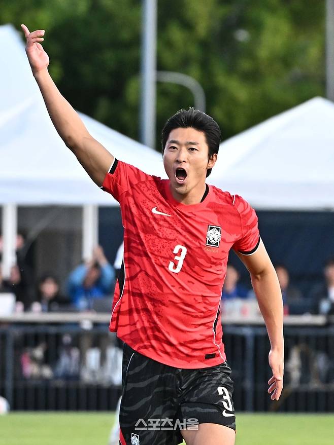 축구국가대표팀의 조규성이 31일(한국시간) 미국 유타주 프로보 스미스 필드 하우스 사우스 필드에서 진행된 트리니다드토바고와의 평가전에서 헤더로 팀의 세 번째 골을 넣고 기뻐하고 있다. 2026. 5. 31.  프로보(미 유타주) | 박진업 기자 upandup@sportsseoul.com