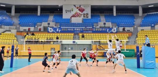 2024년 익산보석배 전국중고배구대회 순천 제일고-수성고 남고부 8강전. [한국중고배구연맹 제공]