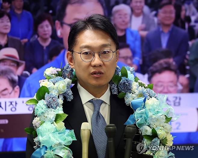 소감 밝히는 김남준 당선인 (인천=연합뉴스) 임순석 기자 = 더불어민주당 김남준 인천 계양을 국회의원 보궐선거 후보가 4일 인천 계양구 선거사무소에서 당선이 확실시되자 소감을 밝히고 있다. 2026.6.4 [공동취재] soonseok02@yna.co.kr