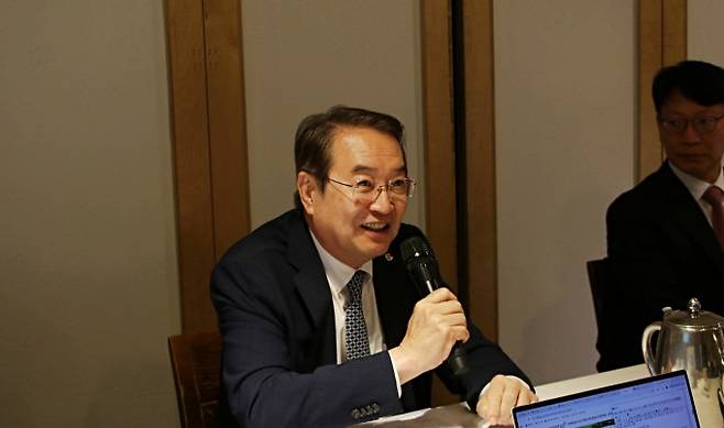 이건우 대구경북과학기술원(DGIST) 총장이 5일 서울 모처에서 열린 기자간담회에서 질문에 답하고 있다. DGIST 제공