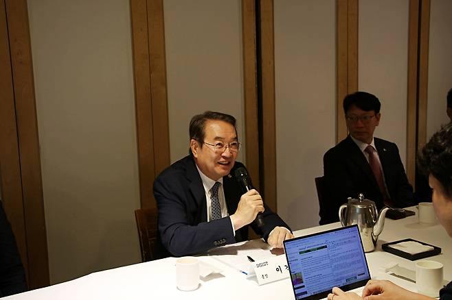 이건우 DGIST 총장이 기자 질문에 답변하고 있다 [DGIST 제공]