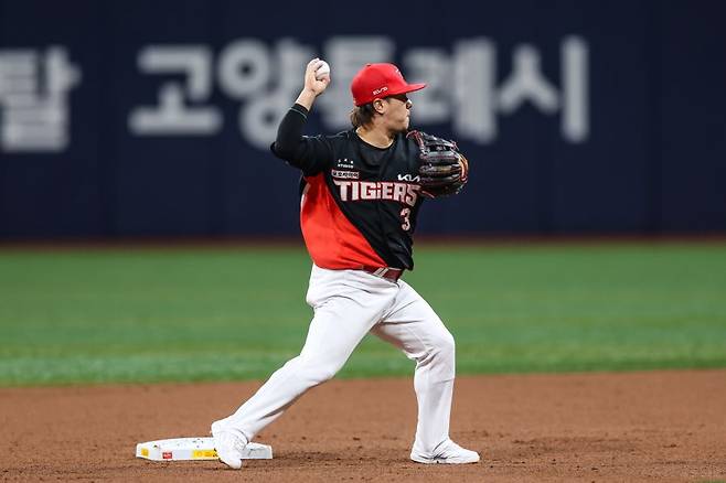 ▲ 이종범의 타이거즈 프랜차이즈 최다 안타 기록 경신을 눈앞에 두고 있는 김선빈 ⓒKIA타이거즈