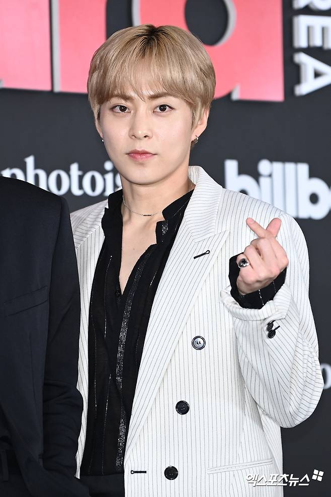 시우민.