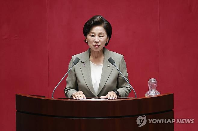 22대 국회 후반기 국회부의장에 남인순 의원 (서울=연합뉴스) 신현우 기자 = 22대 국회 후반기 국회 부의장으로 선출된 더불어민주당 남인순 의원이 5일 국회에서 22대 국회 후반기 의장단을 선출하기 위해 열린 본회의에서 당선 인사하고 있다. 2026.6.5 nowwego@yna.co.kr