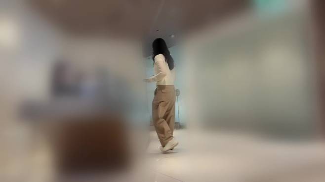 서울 강남구 A 피부과의원을 방문한 취재진