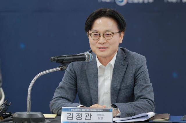 김정관 산업통상부 장관 사진유대길 기자 dbeorlf123ajunewscom