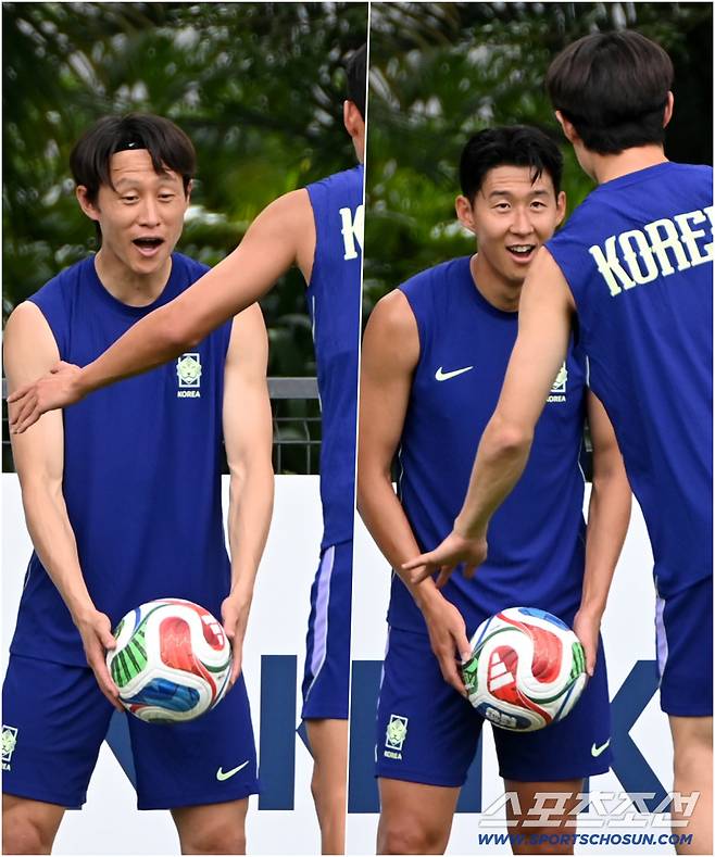 중심을 잡지 못해 휘청이는 손흥민을 향한 이재성의 핀잔, 

'너는 얼마나 잘하길래...' 능청스러운 표정으로 이재성을 바라보는 손흥민의 눈빛. 사포판(멕시코)=허상욱 기자