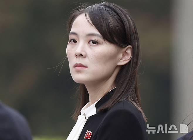 [하노이=AP/뉴시스] 사진은 지난 2019년 3월 2일 베트남 하노이의 호치민 묘역에서 열린 헌화식에 참석한 김여정의 모습. 2025.08.07.
