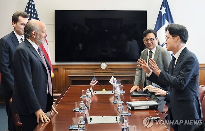 김정관 산업통상부 장관과 하워드 러트닉 미국 상무장관 [산업통상부 제공. 재판매 및 DB 금지]