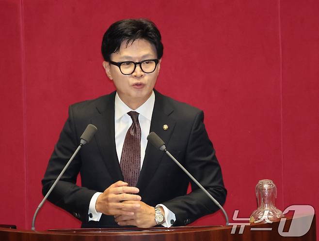 6·3 재보궐선거로 당선된 한동훈 무소속의원이 5일 서울 여의도 국회에서 열린 제436회 국회(임시회) 제1차 본회의에 참석해 인사말을 하고 있다. 2026.6.5 ⓒ 뉴스1 황기선 기자