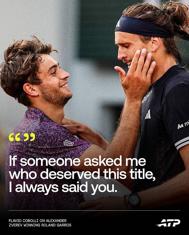 츠베레프의 우승을 축하해주는 플라비오 코볼리. ATP 투어