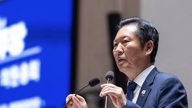 정청래 대표가 지난 5일 국회 본관에서 열린 의원총회에서 발언하고 있다. (정청래 대표 페이스북)