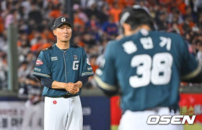 [OSEN=부산, 이석우 기자] 롯데 자이언츠 김현욱 코치 127 2026.06.05 / foto0307@osen.co.kr