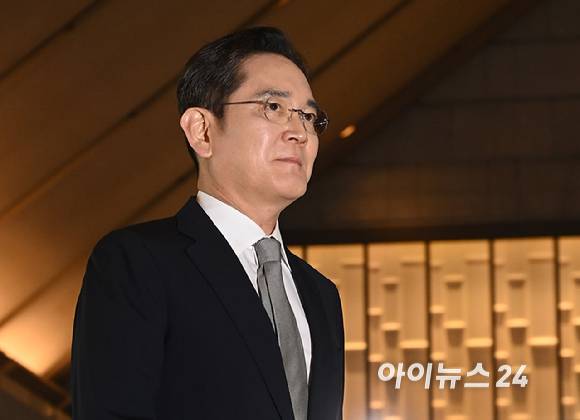 이재용 삼성전자 회장이 1일 서울 중구 신라호텔에서 열린 2026년 제36회 삼성호암상 시상식에 참석하고 있다.[사진=곽영래 기자]
