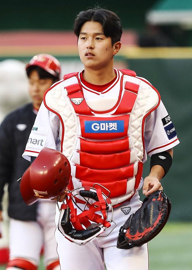 SSG 주전 포수 조형우는 2026 아이치·나고야 아시안게임 야구 대표팀 승선이 유력한 후보다. 키움 김건희와 함께 최근 2년 간 압도적으로 많은 수비 이닝을 쌓았다. 사진제공|SSG 랜더스