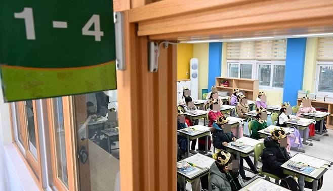 일부 학부모의 무분별한 아동학대 신고로 인해 교사의 교육활동이 위축되고 있다.[사진｜뉴시스]