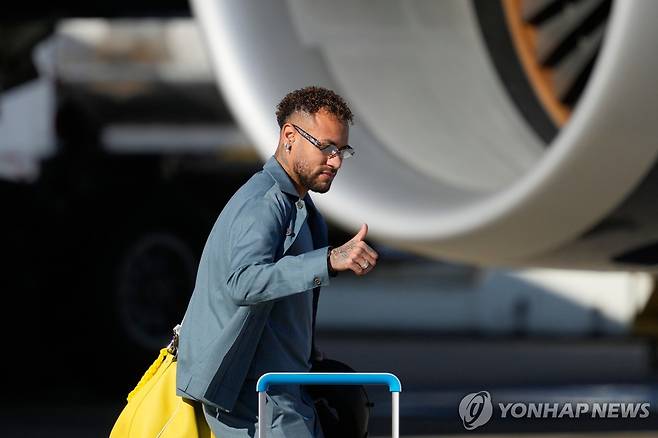 마국에 도착한 브라질 대표팀의 네이마르 [AP=연합뉴스 자료사진]