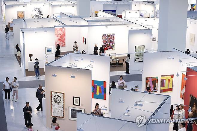 키아프 서울 2025 전시 전경 [연합뉴스 자료사진]