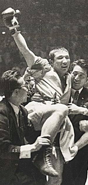 프로 복서 김기수는 1966년 서울 장충체육관에서 이탈리아의 니노 벤베누티를 꺾고 주니어미들급 세계 챔피언에 올랐다. 우리나라 최초의 복싱 세계 챔피언이다.