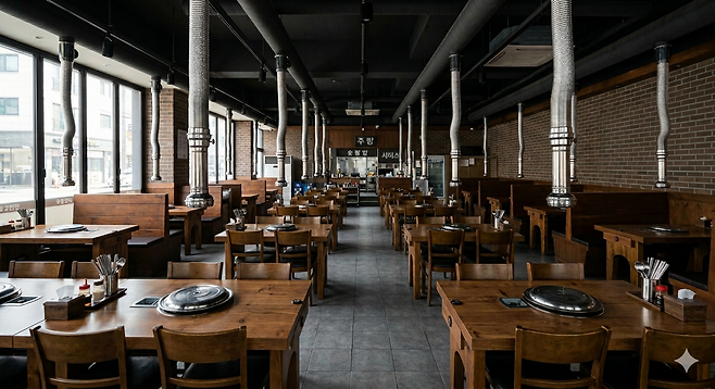 고깃집에 테이블이 놓여 있다. 제미나이·강지수 기자