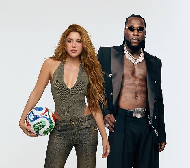 세계적인 팝 아티스트 ‘샤키라(Shakira)’가 FIFA 월드컵 2026의 시작을 알리는 개막식 무대에 오른다. 샤키라 ‘Dai Dai(다이 다이)’ 이미지. 소니뮤직엔터테인먼트코리아
