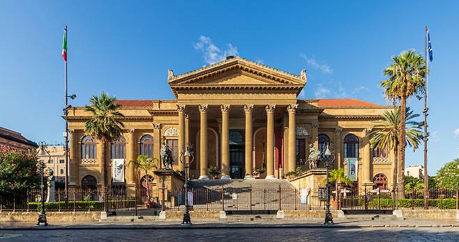 ▲ 마시모극장(Teatro Massimo). 영화 '대부3' 촬영지로 유명하다.