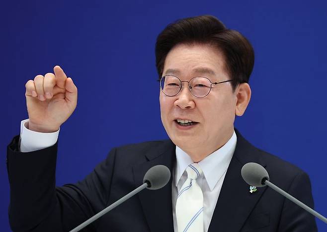 이재명 대통령이 8일 청와대 영빈관에서 열린 취임 1주년 기자회견에서 발언하고 있다. /사진=뉴스1