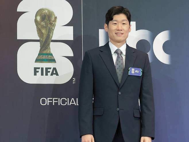 전 국가대표 축구선수인 박지성 해설위원(사진)이 일본 축구의 성장세에 대해 "솔직히 부럽다"고 밝혔다. /사진=뉴스1