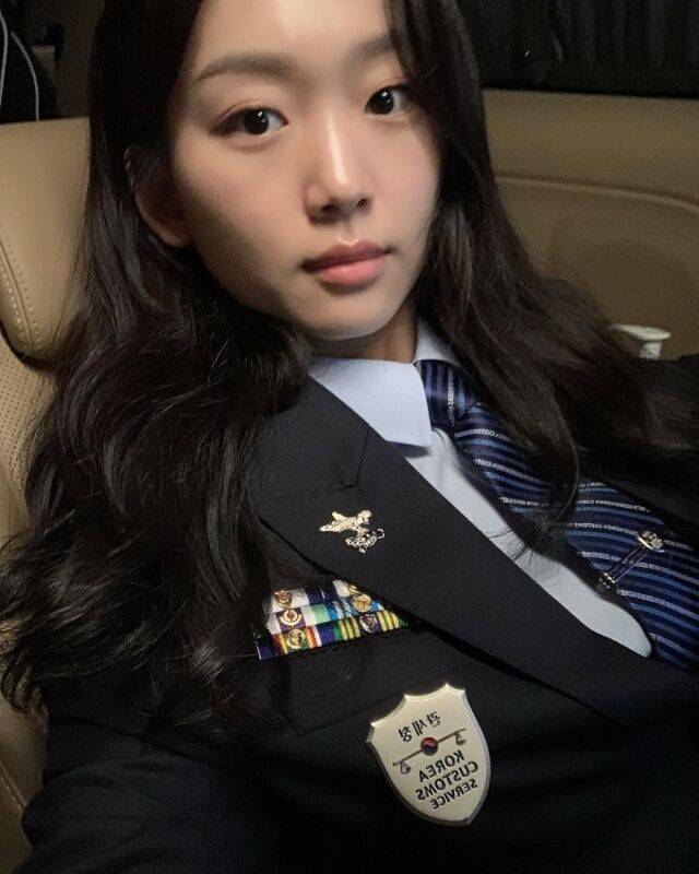 배우 진기주가 관세청 홍보대사로 활약하는 모습 / 진기주 소셜미디어
