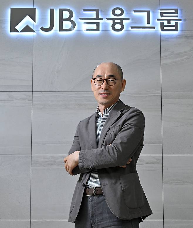 박종춘 JB금융지주 AX·미래성장본부장 부사장이 최근 서울 여의도 JB빌딩에서 진행한 헤럴드경제와 인터뷰에서 JB금융의 ‘인오가닉(Inorganic) 성장’ 전략에 대해 말했다.  임세준 기자