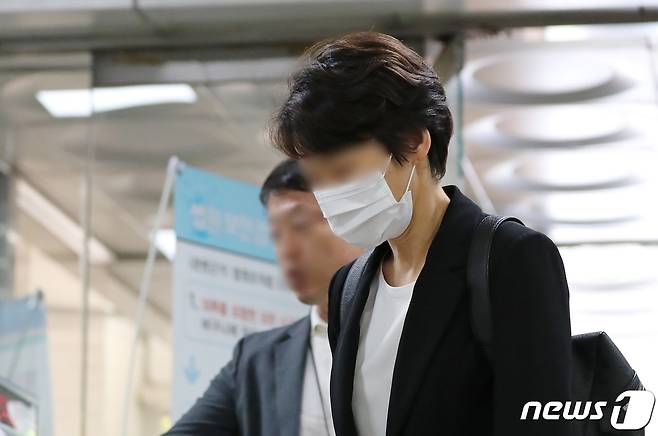 수사 무마를 대가로 억대 뇌물을 수수한 혐의를 받는 김 모 경무관. 2023.8.2 ⓒ 뉴스1 장수영 기자