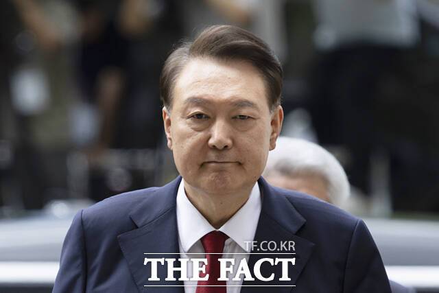 법원이 평양 무인기 침투를 비상계엄 선포를 위한 '상황 조성 작전'으로 규정했다. 윤석열 전 대통령이 지난해 7월 구속영장실질심사를 받기 위해 서울 서초구 서울중앙지방법원으로 들어서고 있다. /사진공동취재단