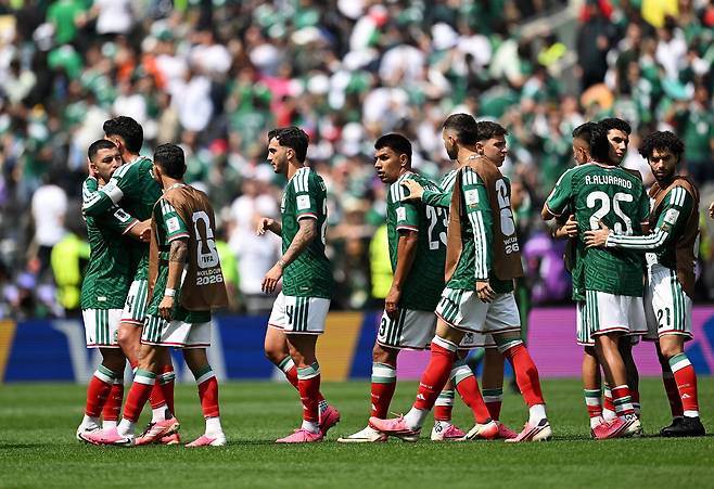 첫 승리와 함께 출발한 축구대표팀은 오는 19일 개최국이자 홈팀 멕시코를 상대로 2차전을 치른다. 신화=연합뉴스