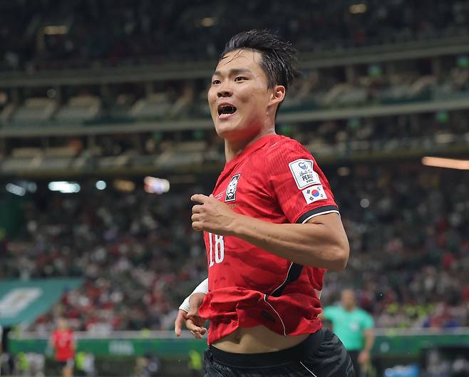 12일(한국시간) 멕시코 사포판의 과달라하라 스타디움에서 열린 2026 국제축구연맹(FIFA) 북중미 월드컵 조별리그 A조 1차전 한국 대 체코의 경기. 후반전 강력한 슈팅으로 팀의 두 번째 골을 성공시킨 오현규가 세리머니를 펼치고 있다. 한국은 이날 오현규의 활약에 힘입어 기분 좋은 첫 승을 챙겼다. 사포판=연합뉴스