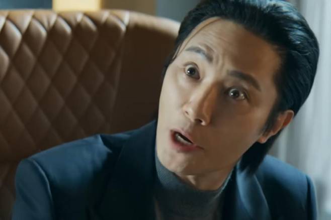 출처:JTBC '신입사원 강회장'