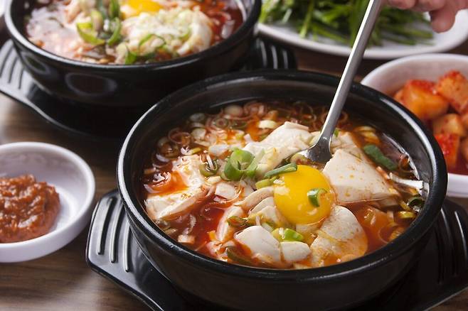 채소와 단백질 음식이 잘 구성된 식사를 하면 혈당 관리에 도움이 된다. 사진=게티이미지뱅크