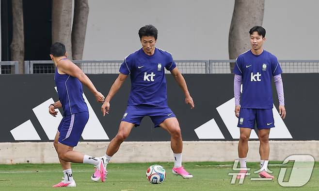 한국 축구 국가대표팀 조규성이 12일(현지시간) 멕시코 과달라하라 인근 사포판에 위치한 베이스캠프 훈련장 치바스 바예 베르데에서 회복 훈련을 하고 있다. 2026.6.13 ⓒ 뉴스1 박지혜 기자