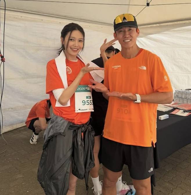 [서울=뉴시스] 최수영, 션. (사진 = 인스타그램 캡처) 2026.06.13. photo@newsis.com *재판매 및 DB 금지