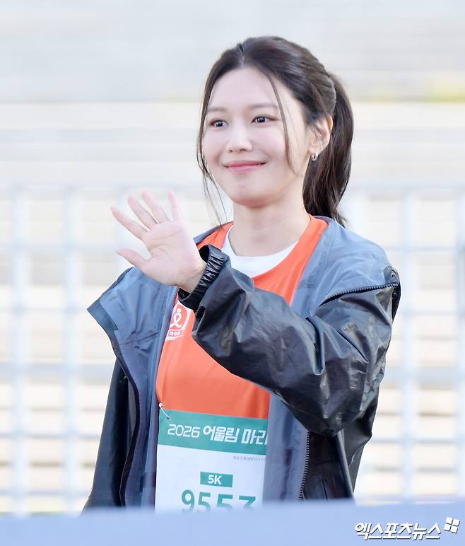 ​가수 겸 배우 수영