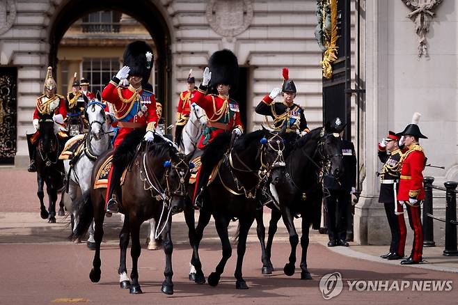 왼쪽부터 윌리엄 왕세자, 에드워드 왕자, 앤 공주 [AP/PA=연합뉴스. 재판매 및 DB 금지]