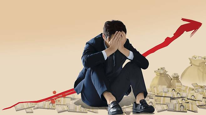 젊은 날의 화려한 자산이 노후를 갉아먹는 '생활 부채'로 변하는 순간, 은퇴를 앞둔 50대의 무거운 고민이 시작된다./그래픽=양인성